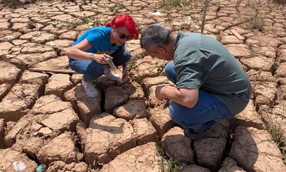 Analizan los riesgos de enfermedades infecciosas tras la DANA Analizan los riesgos de enfermedades infecciosas tras la DANA